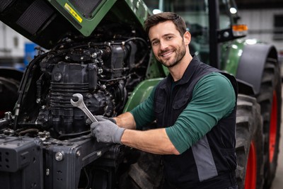 Tractor/Agricultural Machinery Mechanic (€600 net per week)