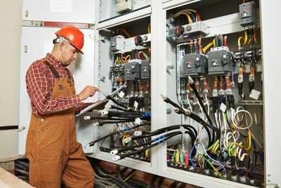 Industrial Electrician (€600 - €700 net per week)