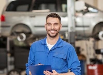 Karosszéria javító az autóiparban (€600-700 nettó/hét)