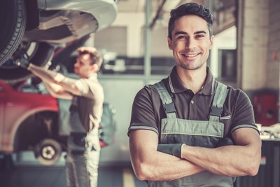Car mechanic (€550 - 660 net/week)
