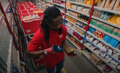 Order picker for a supermarket (clean criminal record)