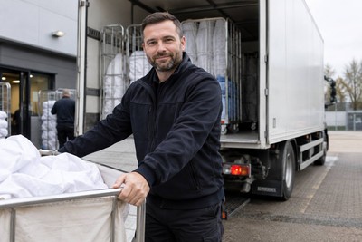 C cat. Truck Driver (Dry-cleaning company, A1 contract) (€800 – €1000 net per week)