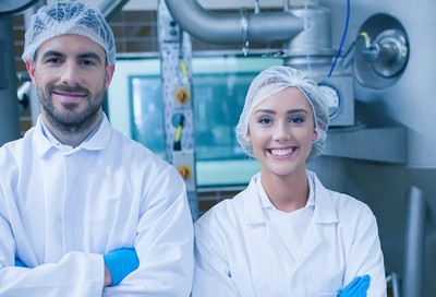 Pracownik produkcji kurczaków (270-300 € netto/tydzień)